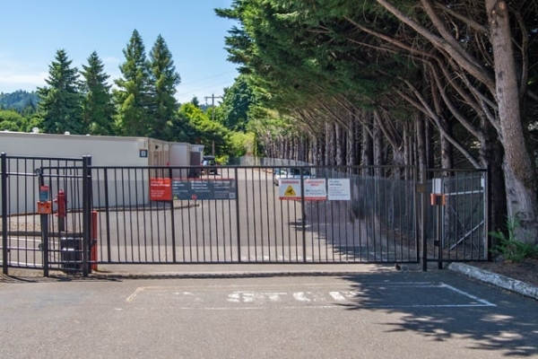 Facility photo: //images.sparefoot.com/medium/2144326877a71ceca38.jpg