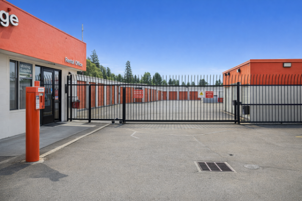 Facility photo: //images.sparefoot.com/medium/21443769e0e47b7cfa3.jpg