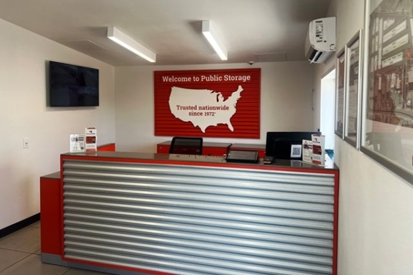 Facility photo: //images.sparefoot.com/medium/2144406a0720a76a86e.jpg