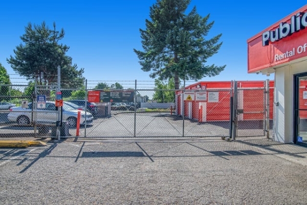 Storage Units at Public Storage - Portland - 13515 NE Prescott Court - 13515 NE Prescott Court