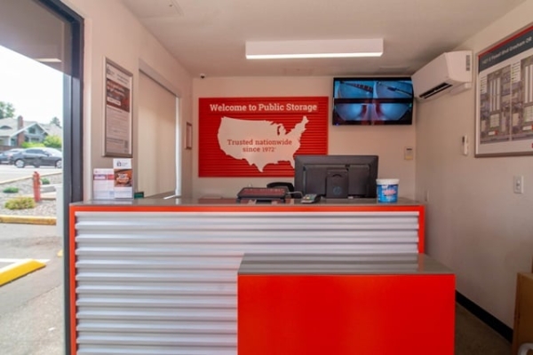 Facility photo: //images.sparefoot.com/medium/214444687b9ccbdb2b8.jpg