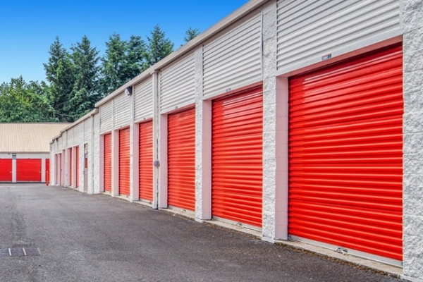 Facility photo: //images.sparefoot.com/medium/214447687b9d36c702b.jpg