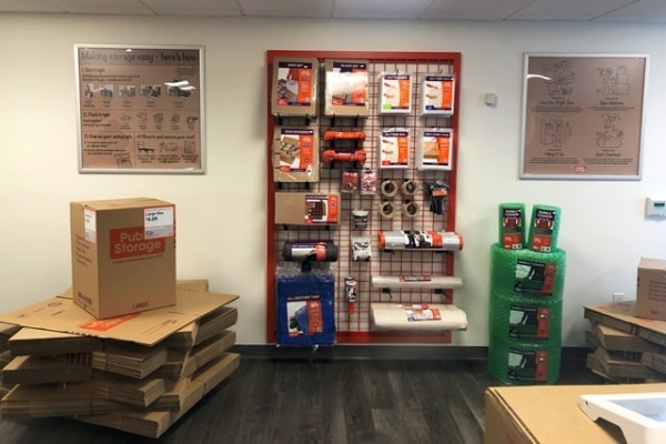 Facility photo: //images.sparefoot.com/medium/2144556884d3265536d.jpg
