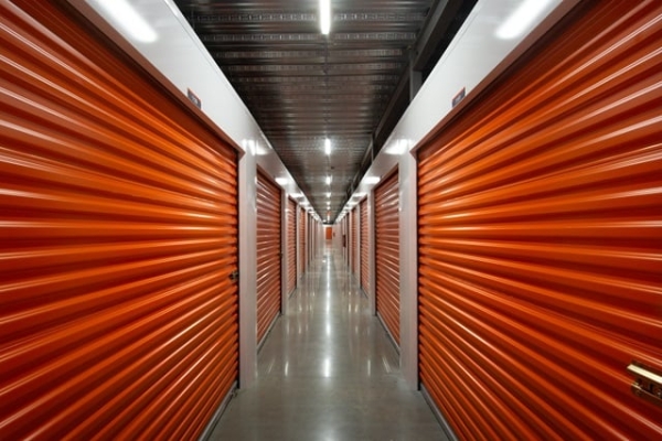 Facility photo: //images.sparefoot.com/medium/214457687f91416fc87.jpg