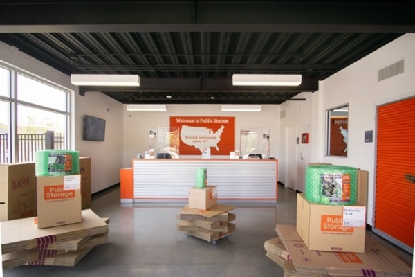 Facility photo: //images.sparefoot.com/medium/214457687f9142908ef.jpg