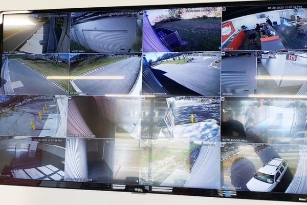 Facility photo: //images.sparefoot.com/medium/2144586957d2452b43a.jpg