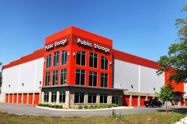 Facility photo: //images.sparefoot.com/medium/21445869f748ca809ff.jpg