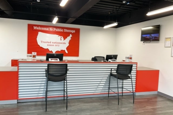 Facility photo: //images.sparefoot.com/medium/21445869f748cc53f59.jpg