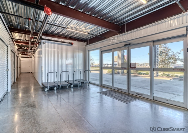 Facility photo: //images.sparefoot.com/medium/2145266883218e476a7.jpg