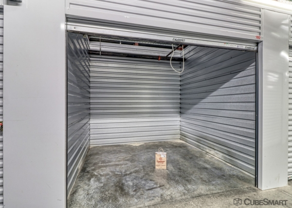 Facility photo: //images.sparefoot.com/medium/2145266984441640aec.jpg