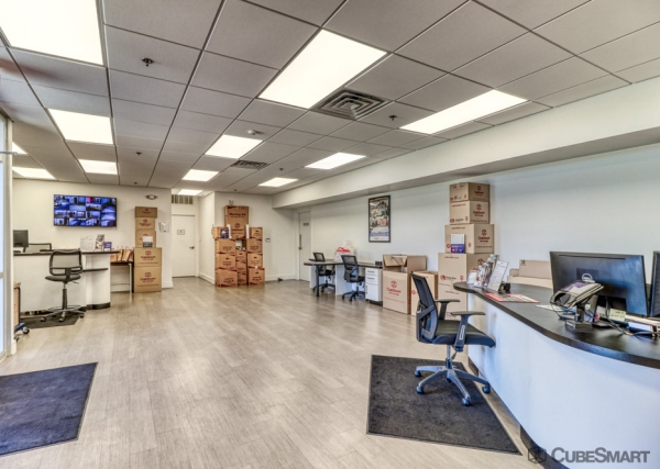 Facility photo: //images.sparefoot.com/medium/2145266985958856244.jpg