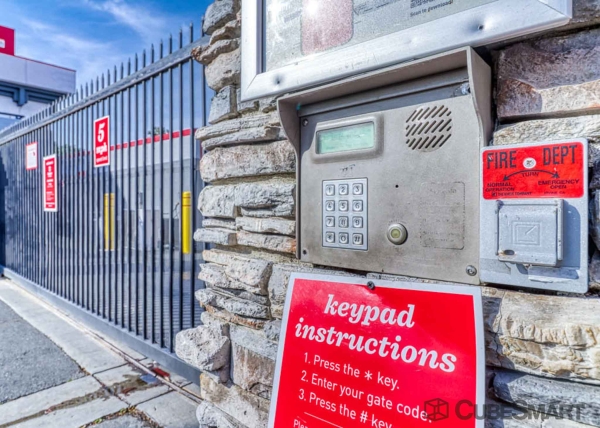 Facility photo: //images.sparefoot.com/medium/2145276a19346434f35.jpg