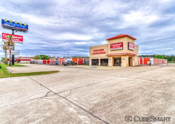 Facility photo: //images.sparefoot.com/medium/21452869de0d4c9c351.jpg