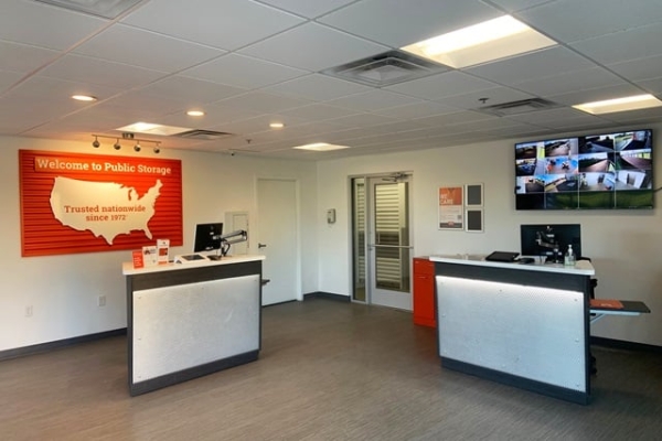 Facility photo: //images.sparefoot.com/medium/2145386877a43a21378.jpg