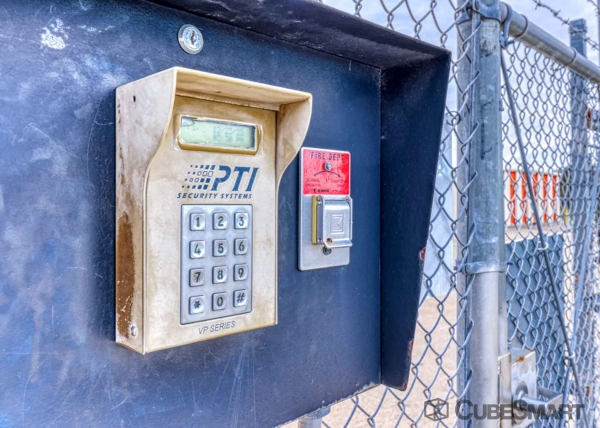 Facility photo: //images.sparefoot.com/medium/2145406985b5e16b525.jpg