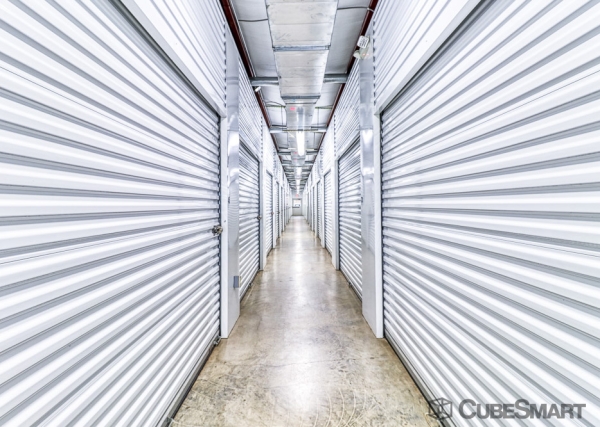 Facility photo: //images.sparefoot.com/medium/214542688c80bc03a0f.jpg