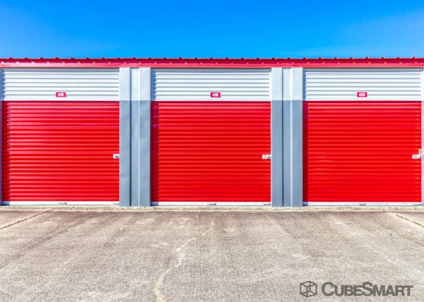 Facility photo: //images.sparefoot.com/medium/214543686f96f44f38b.jpg