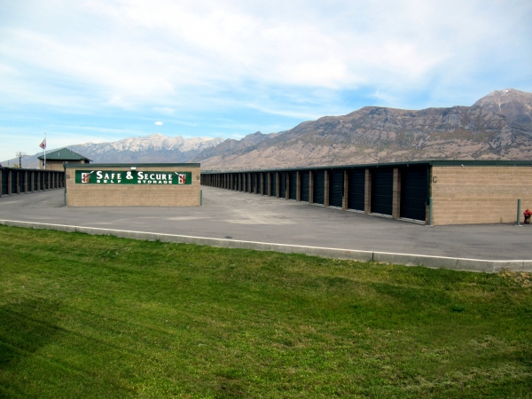 Facility photo: //images.sparefoot.com/medium/2145905e0f715e92800.jpg