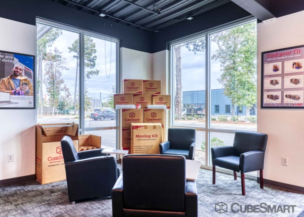 Facility photo: //images.sparefoot.com/medium/214658688341f53854b.jpg