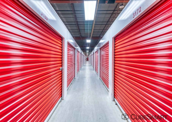 Facility photo: //images.sparefoot.com/medium/2146766825a4d23db77.jpg