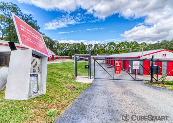 Facility photo: //images.sparefoot.com/medium/2146846880953274e9f.jpg