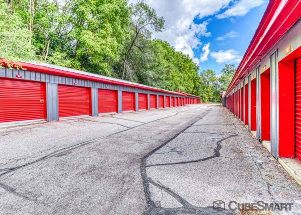 Facility photo: //images.sparefoot.com/medium/21468468809536d0f0b.jpg