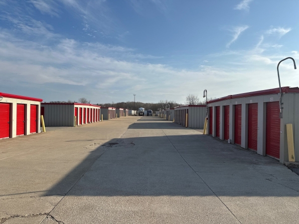 Facility photo: //images.sparefoot.com/medium/2146936a0b85652c9af.jpg