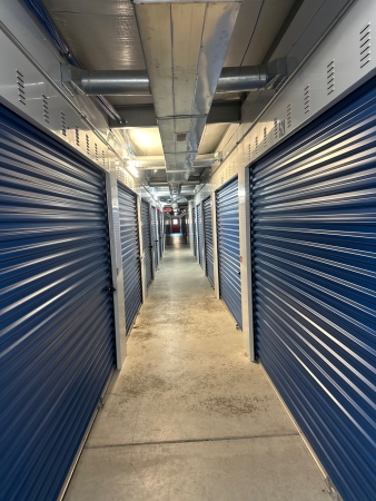 Facility photo: //images.sparefoot.com/medium/2146936a0b85668b563.jpg