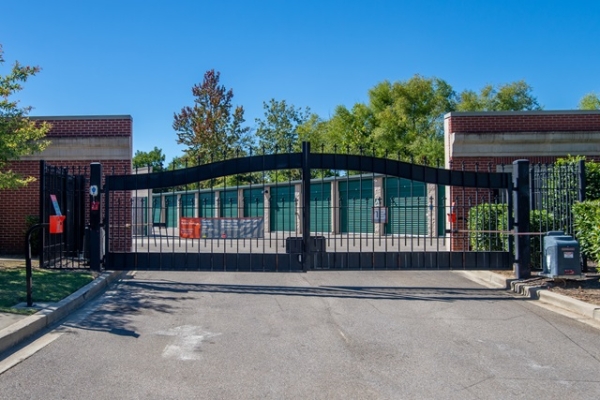 Facility photo: //images.sparefoot.com/medium/21471169f5fb7ca4d70.jpg