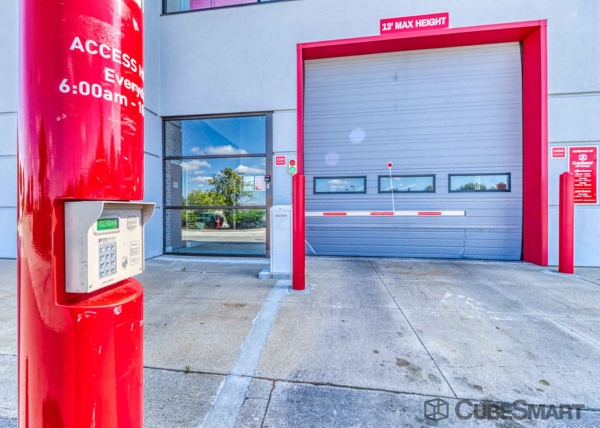Storage Units at CubeSmart Self Storage - Saginaw - 3828 Bay Road