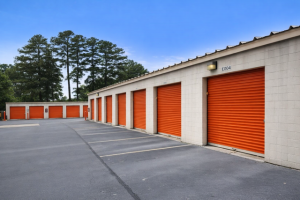 Facility photo: //images.sparefoot.com/medium/214740698b3a718307b.jpg