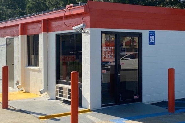 Facility photo: //images.sparefoot.com/medium/214743695fb90d83f7b.jpg