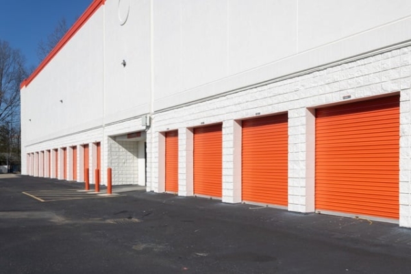 Facility photo: //images.sparefoot.com/medium/214744688b6a0240859.jpg