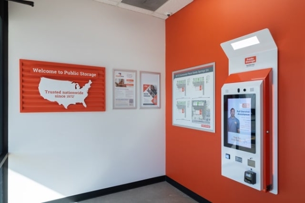 Facility photo: //images.sparefoot.com/medium/2147446957d10cd7785.jpg