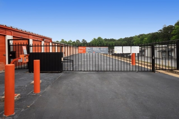 Facility photo: //images.sparefoot.com/medium/2147466878f54e41cb3.jpg