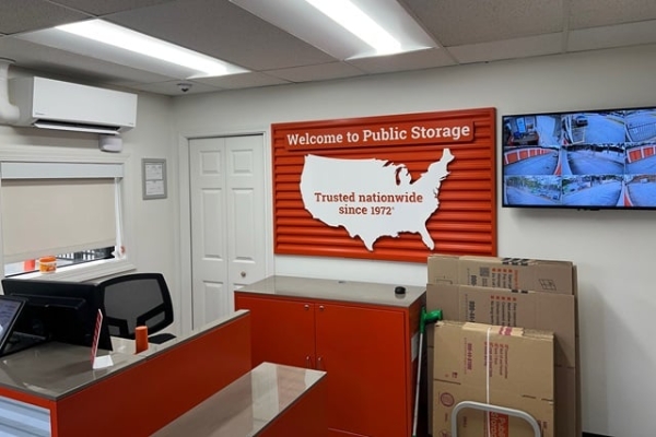 Facility photo: //images.sparefoot.com/medium/2147486991d21c8fdaa.jpg