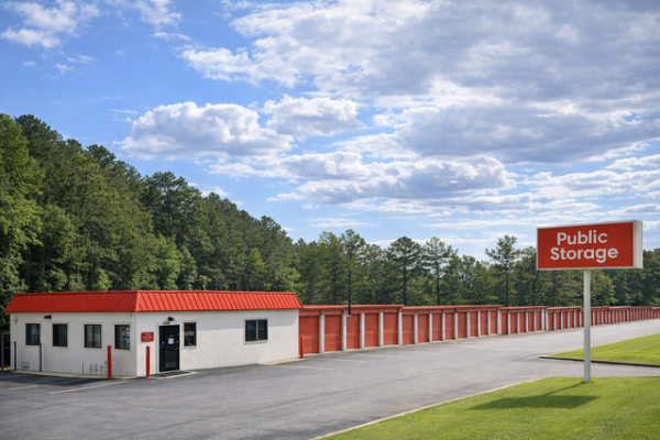 Facility photo: //images.sparefoot.com/medium/21474869f5f8340b93c.jpg