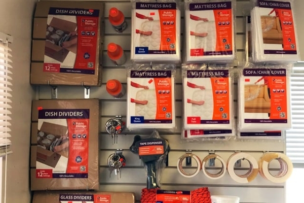 Facility photo: //images.sparefoot.com/medium/214757687f900ff1e0c.jpg