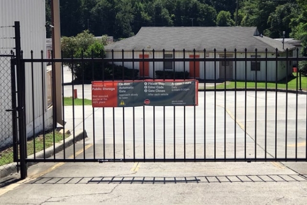 Facility photo: //images.sparefoot.com/medium/2147576978c5b87e11d.jpg