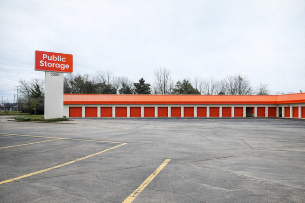 Facility photo: //images.sparefoot.com/medium/21475769f4a7e61e18f.jpg