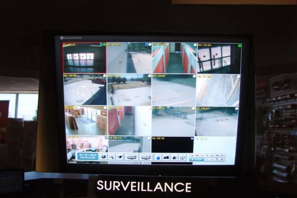 Facility photo: //images.sparefoot.com/medium/214758696a4528c4ba2.jpg