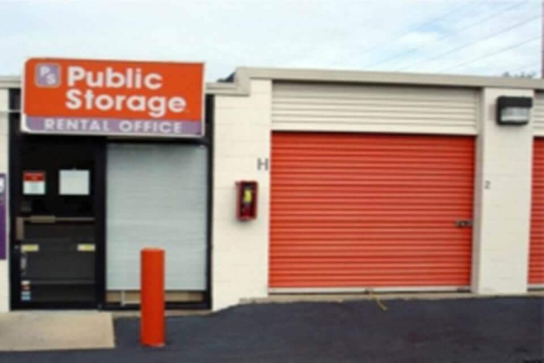 Facility photo: //images.sparefoot.com/medium/214762689f308c0c7a1.jpg