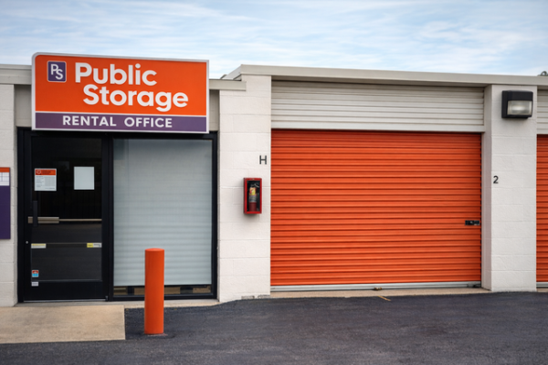 Facility photo: //images.sparefoot.com/medium/21476269f5f8306cdbc.jpg