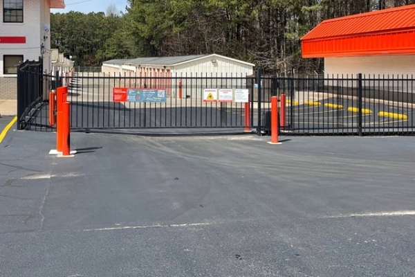 Facility photo: //images.sparefoot.com/medium/214765695680c4cfc1c.jpg