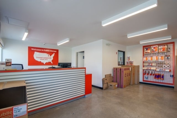 Facility photo: //images.sparefoot.com/medium/2147666910a316e7362.jpg