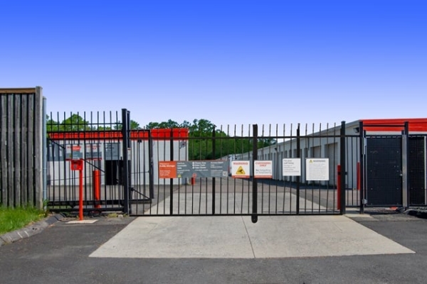 Facility photo: //images.sparefoot.com/medium/2147666910a317b99ad.jpg