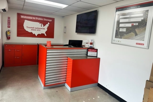 Facility photo: //images.sparefoot.com/medium/214767687f8fc6f3397.jpg