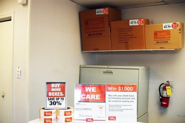 Facility photo: //images.sparefoot.com/medium/21476968f7849bd4824.jpg