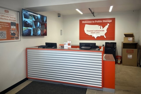 Facility photo: //images.sparefoot.com/medium/2147716884d2a2a4f28.jpg