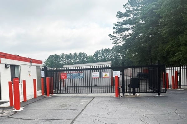 Facility photo: //images.sparefoot.com/medium/214772687f8fc4580fa.jpg
